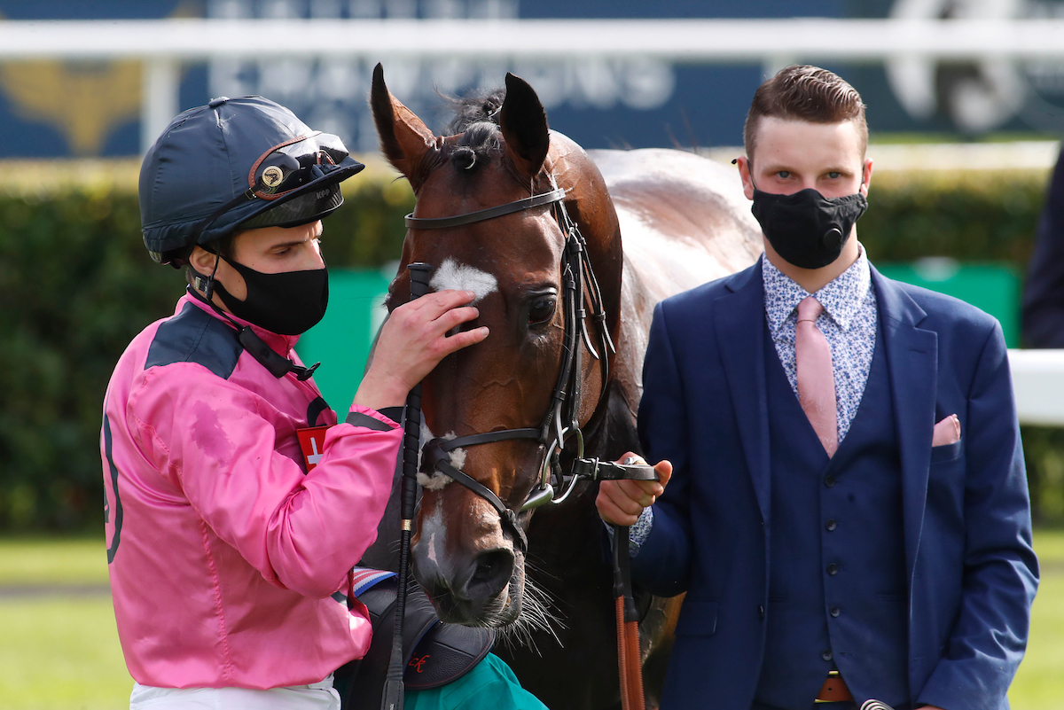 Spanish Mission wins the Matchbook Yorkshire Cup